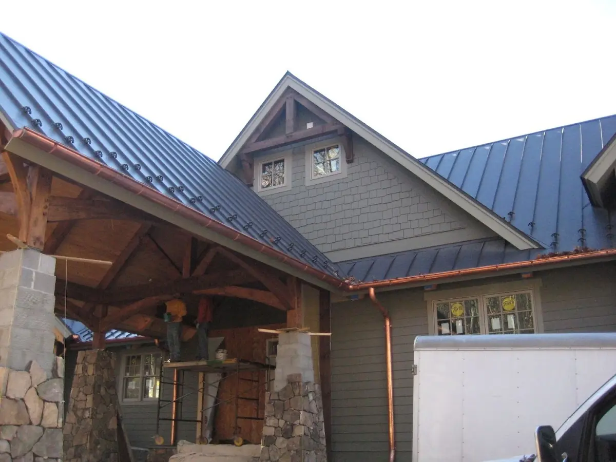 Craftsman Roofing team delivering quality roofing work in Hickory Ridge